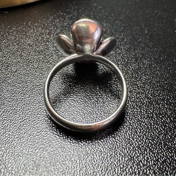 RETIRED James Avery Pearl Flower Ring - Size 9 - Picture 3 of 3